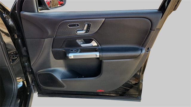 2025 Mercedes-Benz GLB