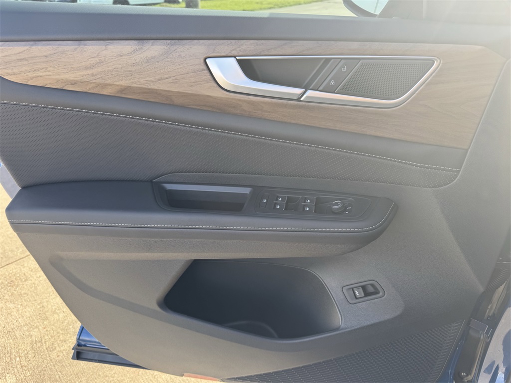 2025 Volkswagen Atlas 2.0T SE w/Technology Blue at DeMontrond Auto Country