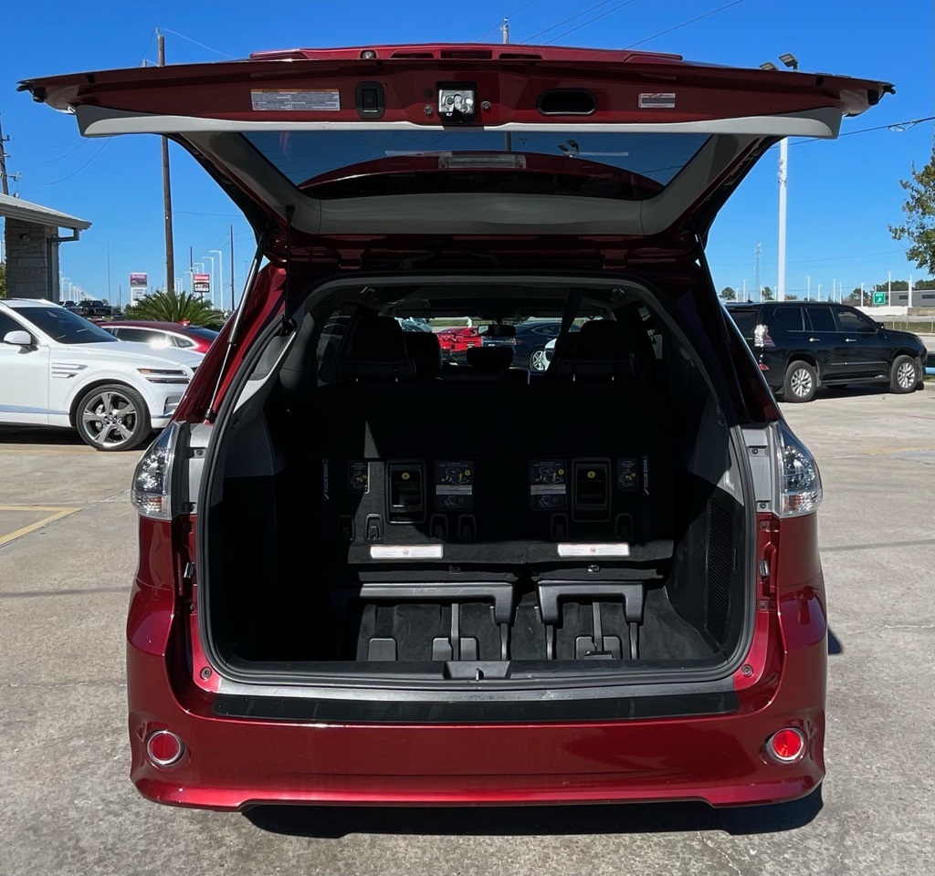 2016 Toyota Sienna SE Red at Bayway Cadillac Southwest