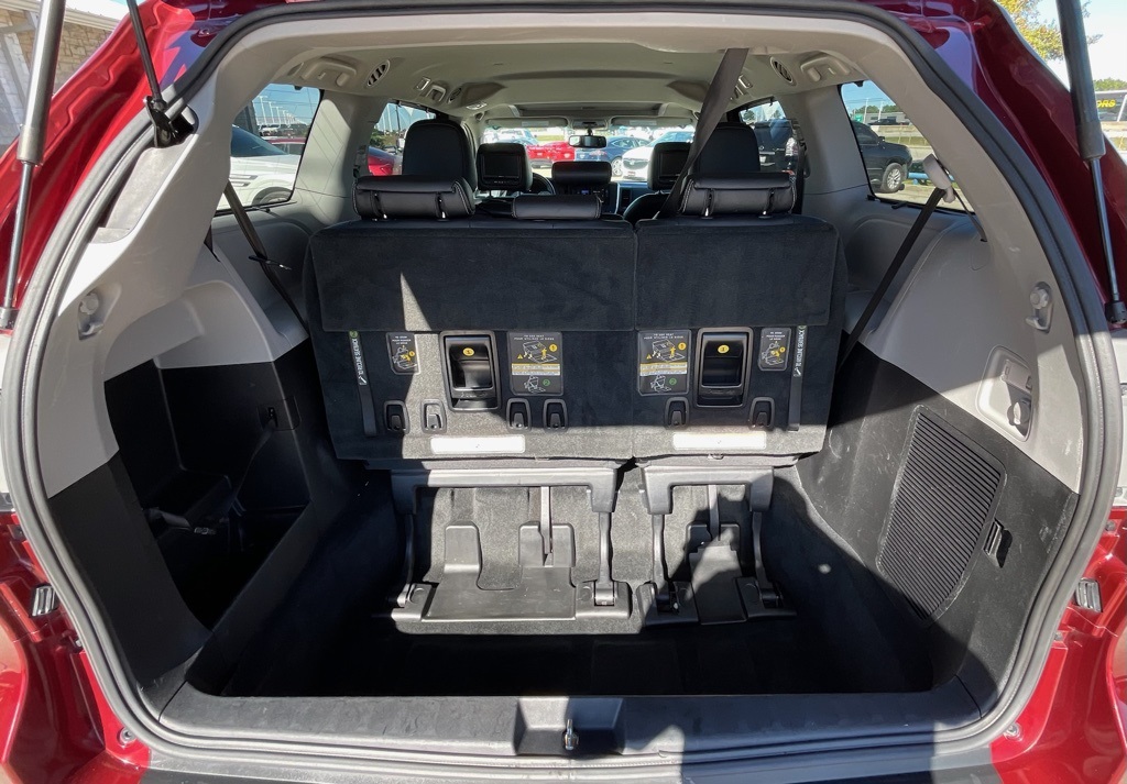 2016 Toyota Sienna SE Red at Bayway Cadillac Southwest