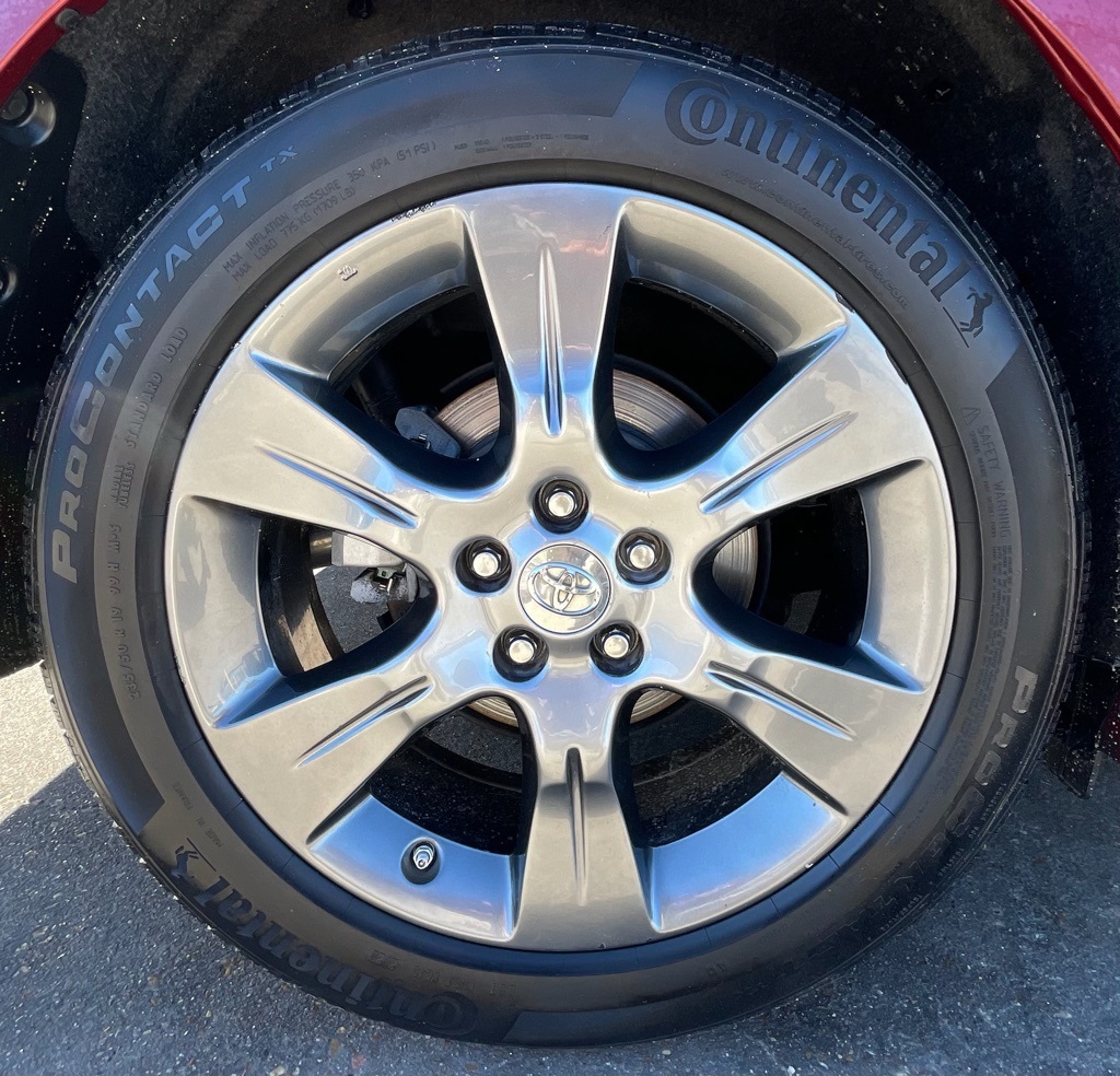 2016 Toyota Sienna SE Red at Bayway Cadillac Southwest