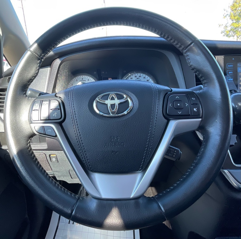 2016 Toyota Sienna SE Red at Bayway Cadillac Southwest