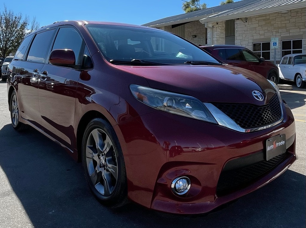 2016 Toyota Sienna SE Red at Bayway Cadillac Southwest