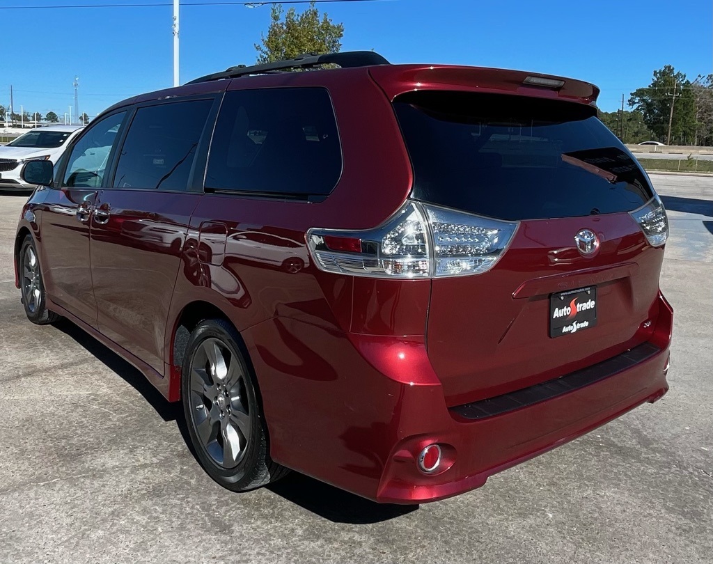 2016 Toyota Sienna SE Red at Bayway Cadillac Southwest