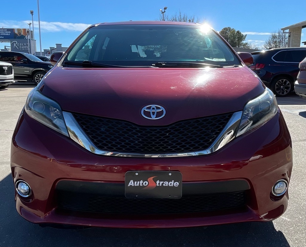 2016 Toyota Sienna SE Red at Bayway Cadillac Southwest