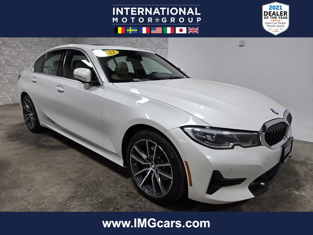 2022 BMW 3 Series 330i's photo