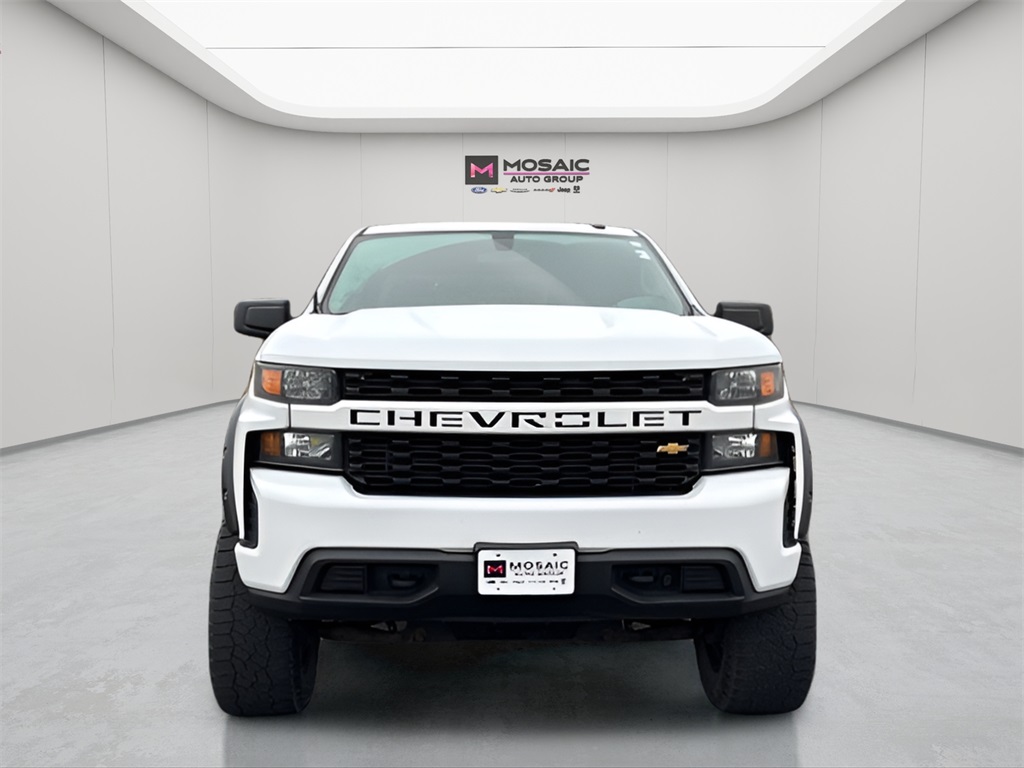 Used 2019 Chevrolet Silverado 1500 Custom with VIN 1GCUYBEF4KZ267840 for sale in Zumbrota, Minnesota