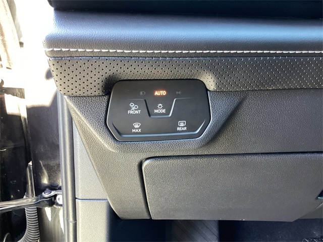 Used Car 2024 Volkswagen Atlas  2.0t Se W/technology For Sale Under $30,000 In San Antonio, Texas