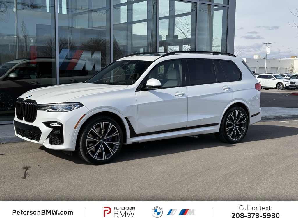 2022 BMW X7 M50i AWD