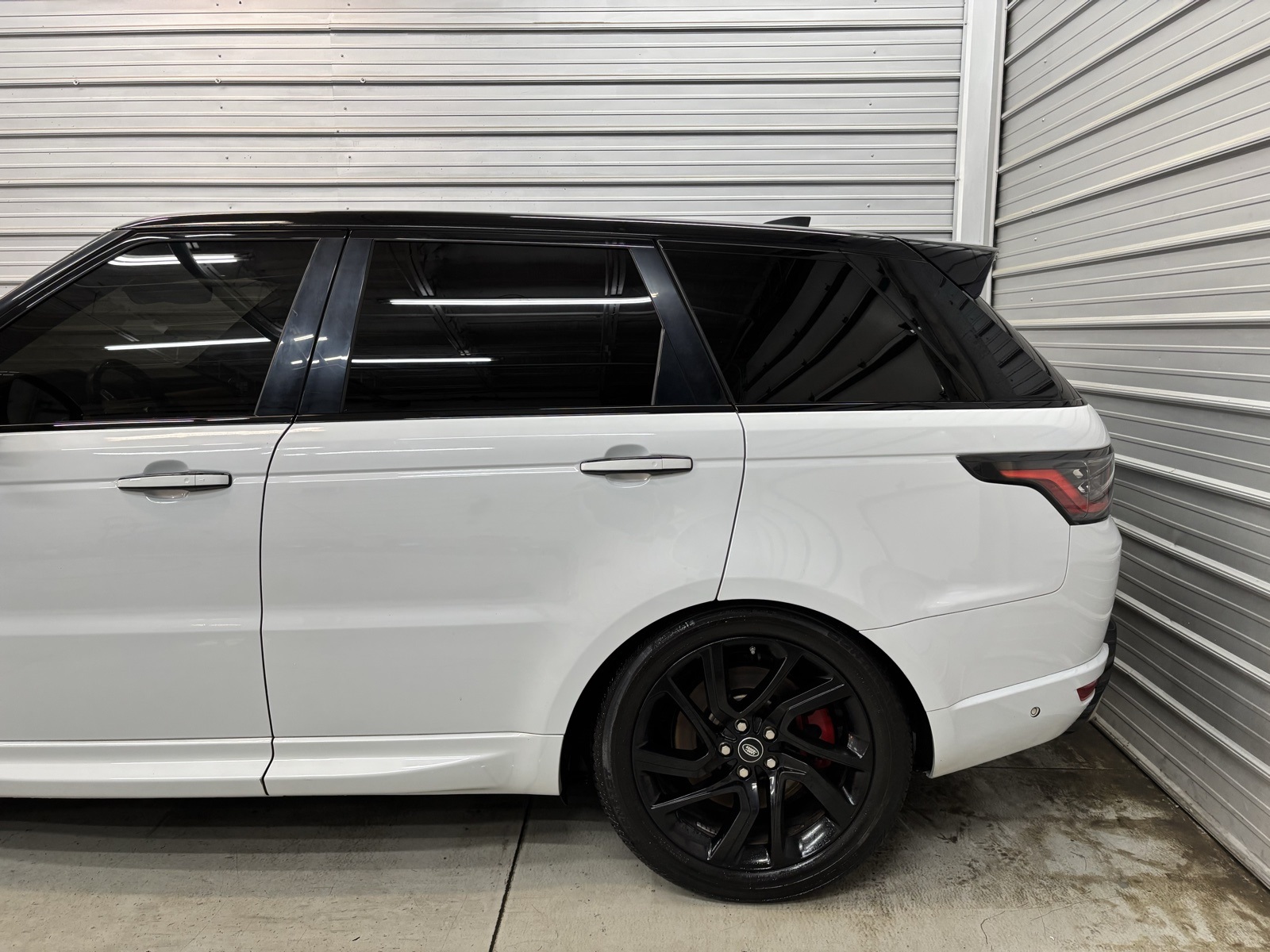 2017 Land Rover Range Rover HSE photo 37
