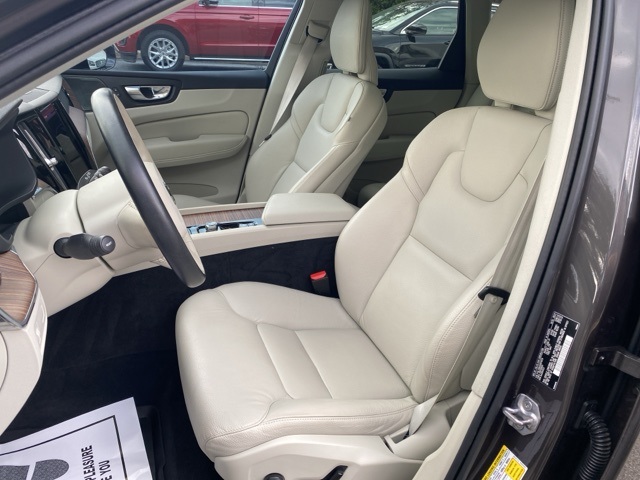 Used Car 2022 Volvo Xc60  B5 Momentum For Sale Under $30,000 In San Antonio, Texas