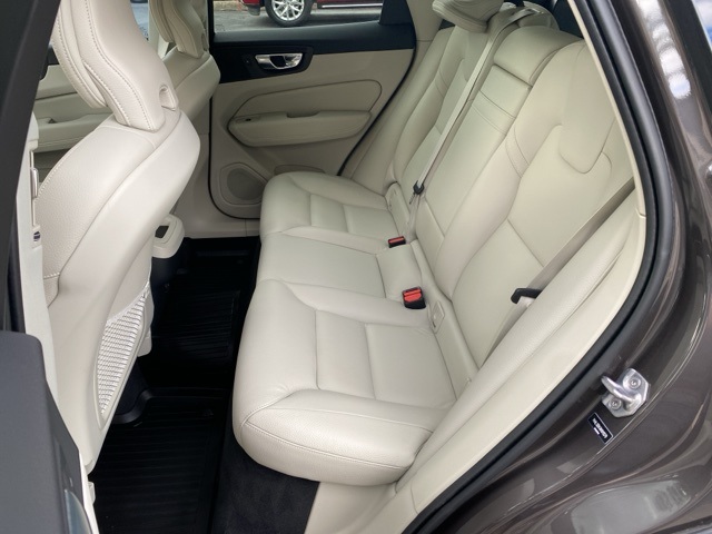 Used Car 2022 Volvo Xc60  B5 Momentum For Sale Under $30,000 In San Antonio, Texas