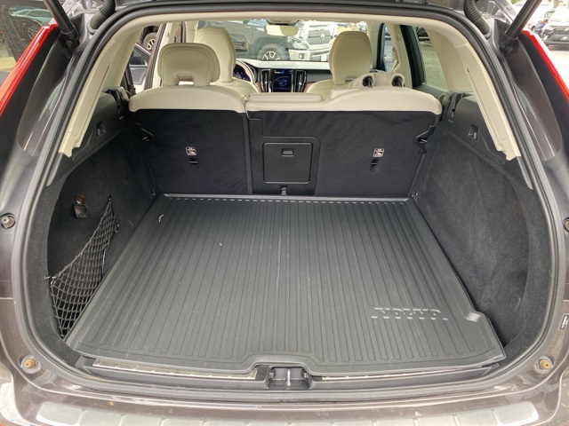 Used Car 2022 Volvo Xc60  B5 Momentum For Sale Under $30,000 In San Antonio, Texas