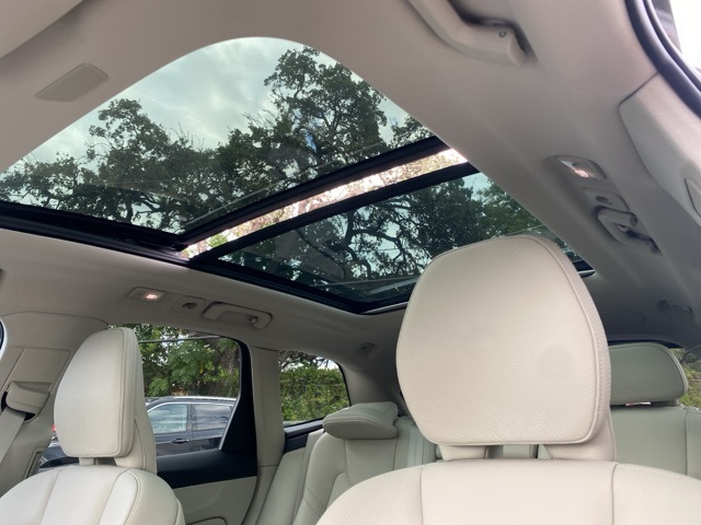 Used Car 2022 Volvo Xc60  B5 Momentum For Sale Under $30,000 In San Antonio, Texas