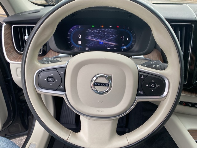 Used Car 2022 Volvo Xc60  B5 Momentum For Sale Under $30,000 In San Antonio, Texas