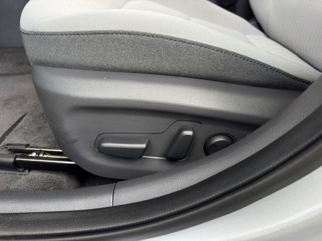 2022 Hyundai Ioniq Hybrid SE - 9