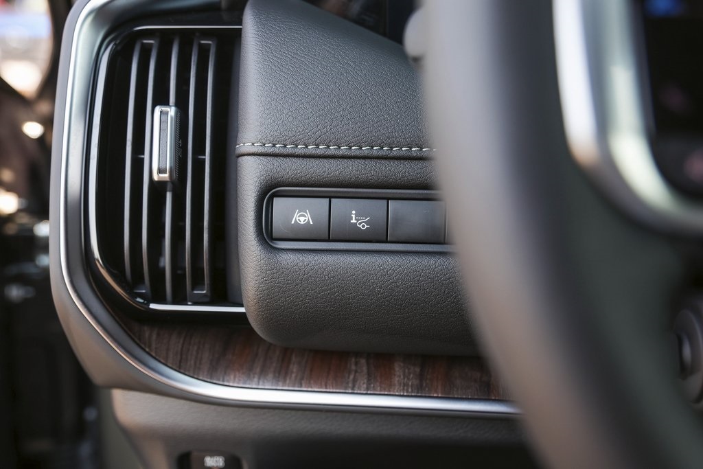Used Car 2025 Nissan Armada  Platinum Reserve For Sale Under $80,000 In Austin, Texas