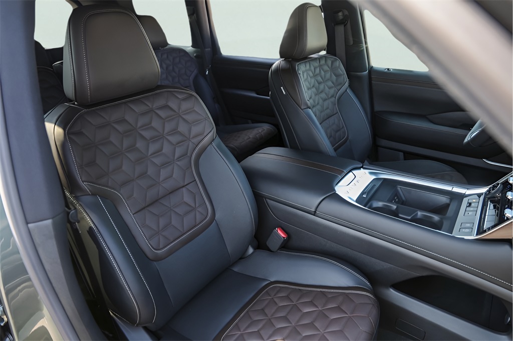Used Car 2025 Nissan Armada  Platinum Reserve For Sale Under $80,000 In Austin, Texas