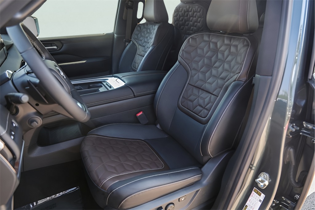 Used Car 2025 Nissan Armada  Platinum Reserve For Sale Under $80,000 In Austin, Texas