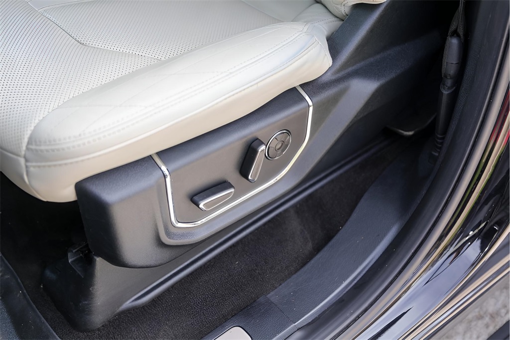 Used Car 2020 Ford Expedition  Platinum For Sale Under $35,000 In Austin, Texas