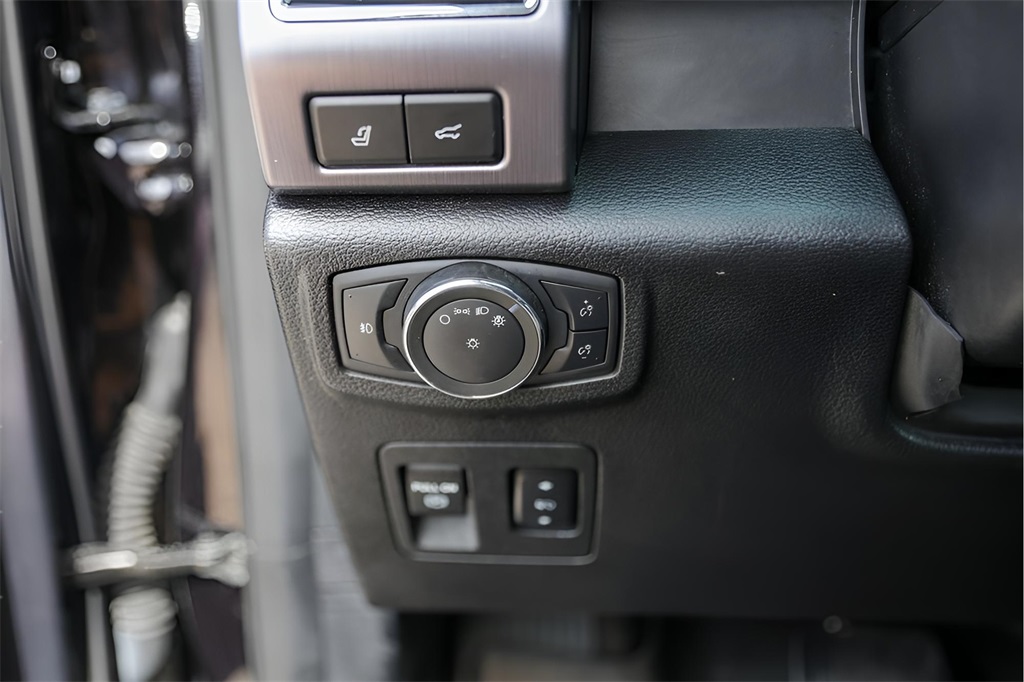 Used Car 2020 Ford Expedition  Platinum For Sale Under $35,000 In Austin, Texas