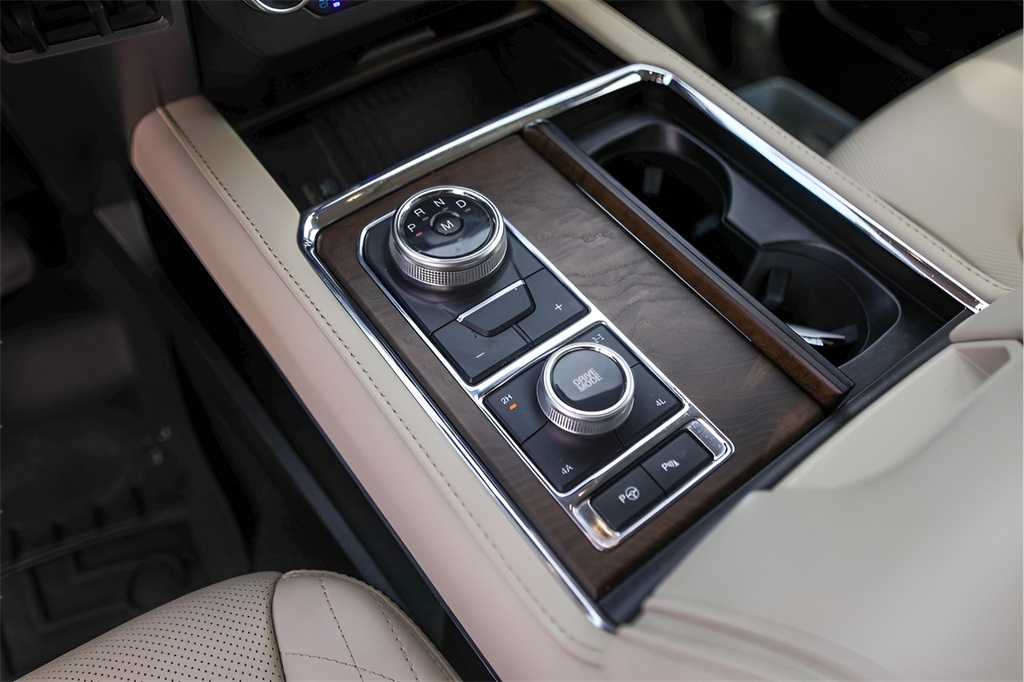 Used Car 2020 Ford Expedition  Platinum For Sale Under $35,000 In Austin, Texas