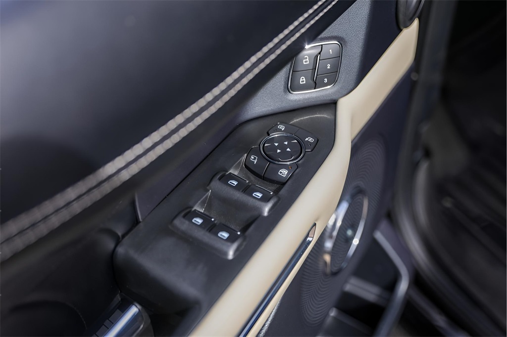 Used Car 2020 Ford Expedition  Platinum For Sale Under $35,000 In Austin, Texas