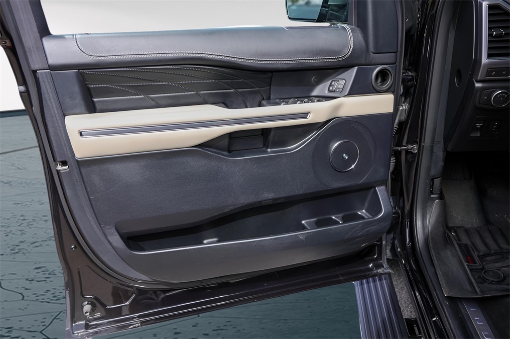 Used Car 2020 Ford Expedition  Platinum For Sale Under $35,000 In Austin, Texas