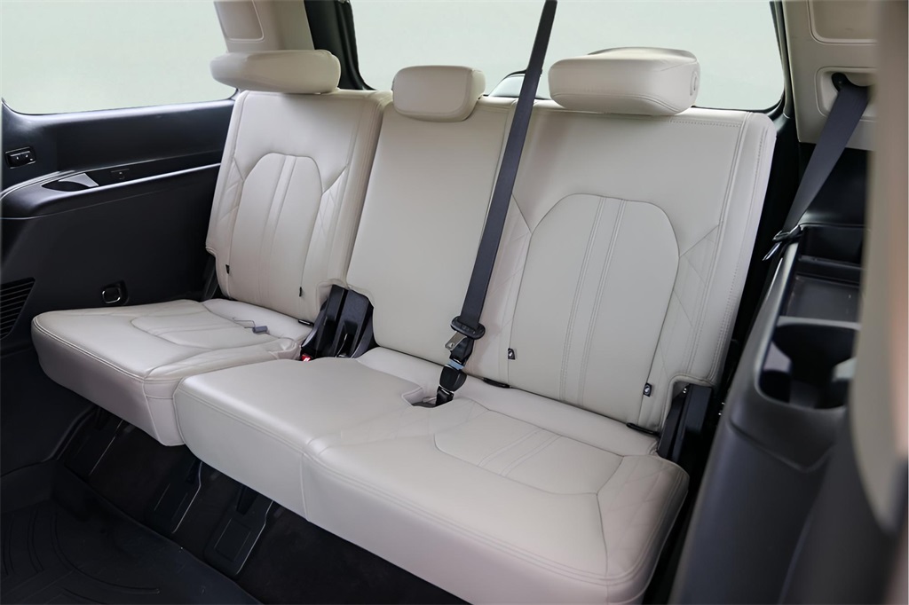 Used Car 2020 Ford Expedition  Platinum For Sale Under $35,000 In Austin, Texas