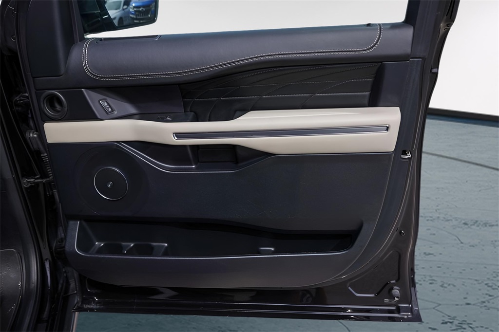 Used Car 2020 Ford Expedition  Platinum For Sale Under $35,000 In Austin, Texas