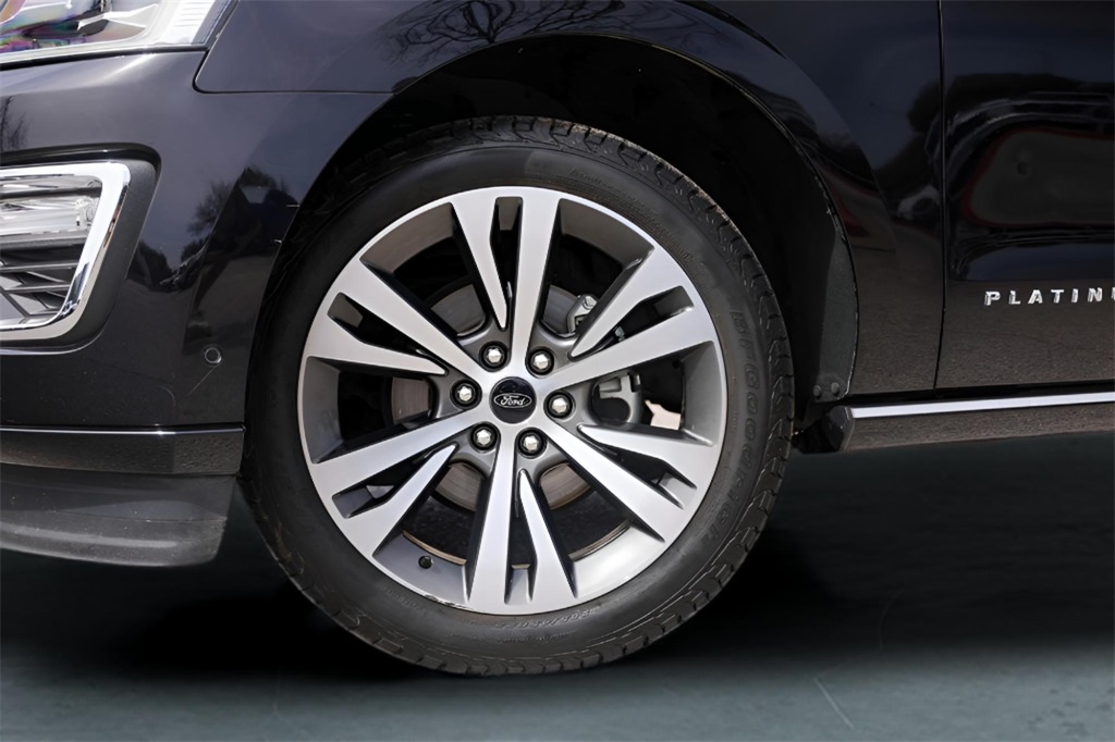 Used Car 2020 Ford Expedition  Platinum For Sale Under $35,000 In Austin, Texas