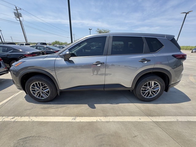 2026 Nissan Rogue S photo 9