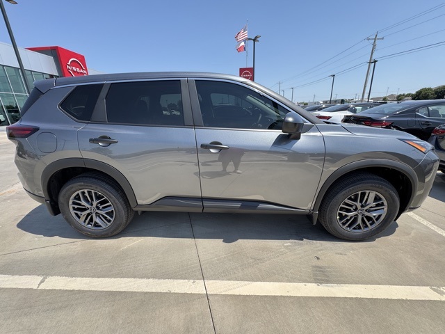 2026 Nissan Rogue S photo 5