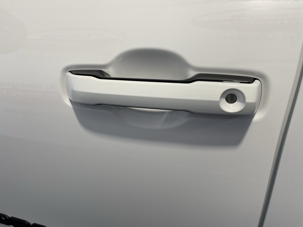 Thumbnail: 2025 Toyota Tundra - 13