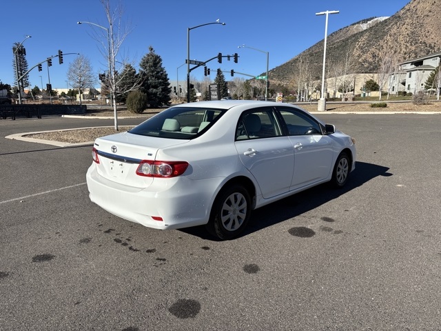 2011 Toyota Corolla photo 3