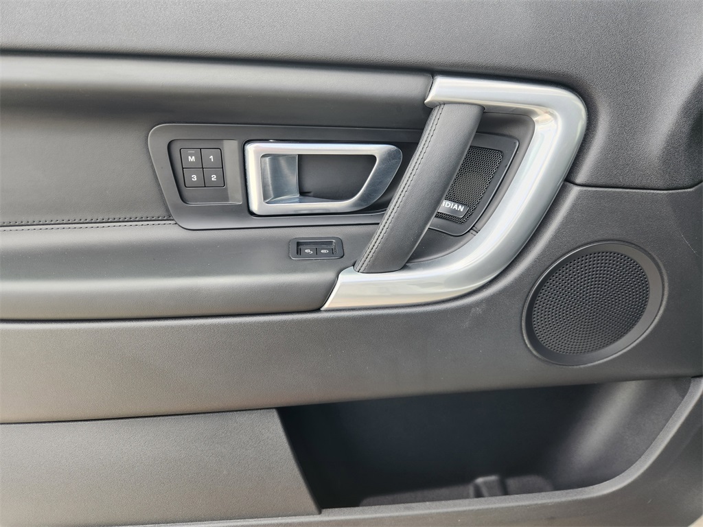 2018 Land Rover Discovery Sport HSE Luxury White at Big Star Buick GMC