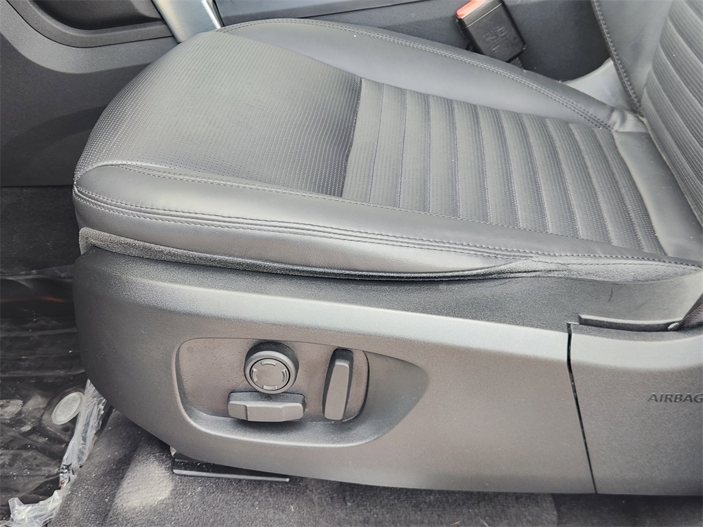 2018 Land Rover Discovery Sport HSE Luxury White at Big Star Buick GMC