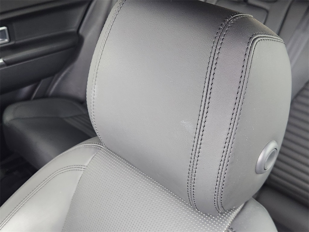 2018 Land Rover Discovery Sport HSE Luxury White at Big Star Buick GMC