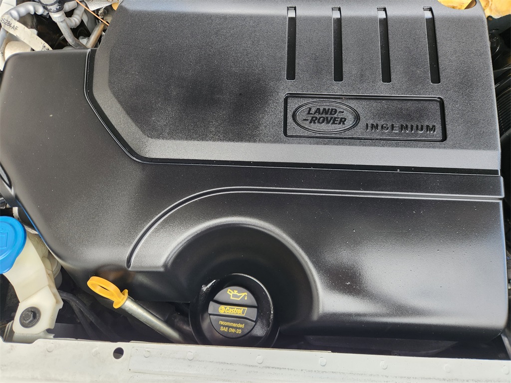 2018 Land Rover Discovery Sport HSE Luxury White at Big Star Buick GMC