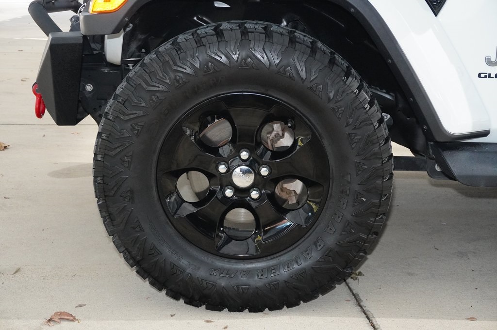 Used Car 2020 Jeep Gladiator  Overland For Sale Under $30,000 In Weatherford, Texas