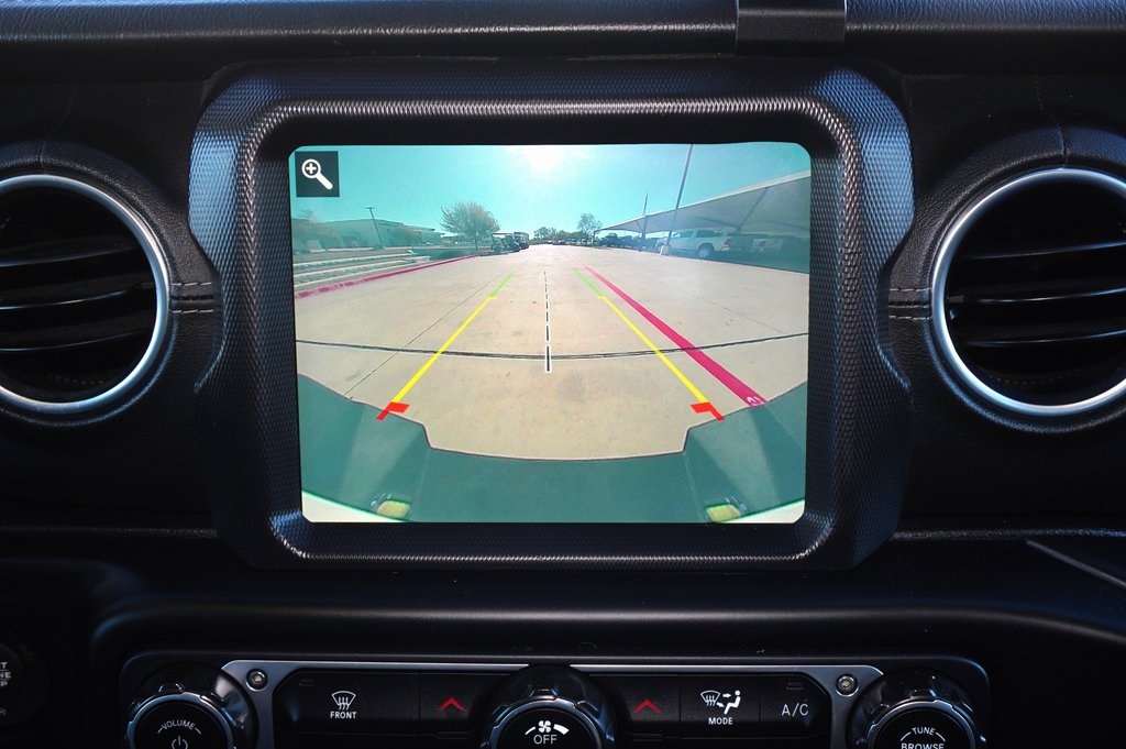 Used Car 2020 Jeep Gladiator  Overland For Sale Under $30,000 In Weatherford, Texas