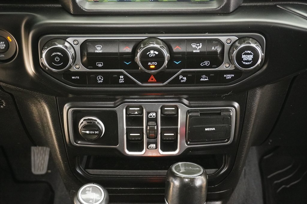 Used Car 2020 Jeep Gladiator  Overland For Sale Under $30,000 In Weatherford, Texas