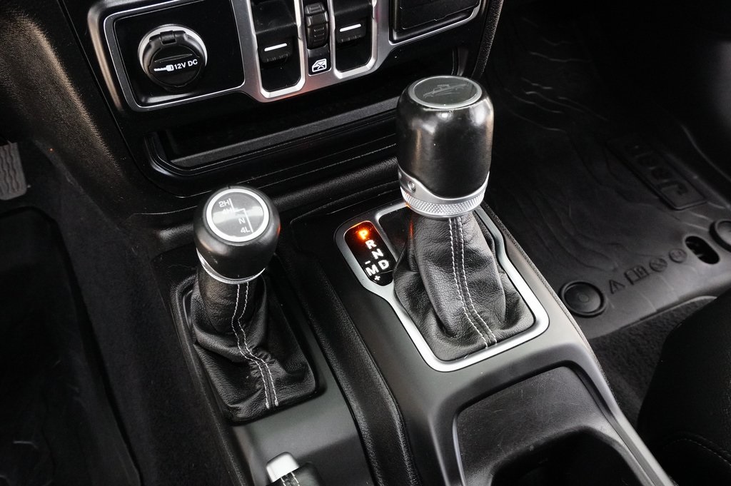 Used Car 2020 Jeep Gladiator  Overland For Sale Under $30,000 In Weatherford, Texas