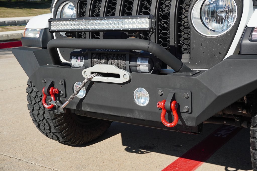 Used Car 2020 Jeep Gladiator  Overland For Sale Under $30,000 In Weatherford, Texas