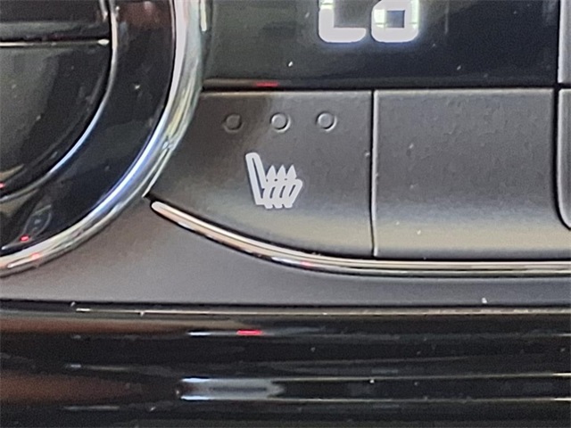 2025 Chevrolet Trax LT photo 3