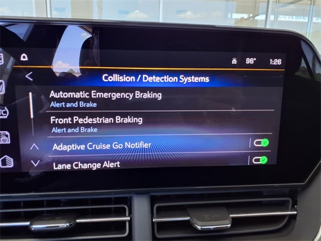 2025 Chevrolet Trax LT photo 4