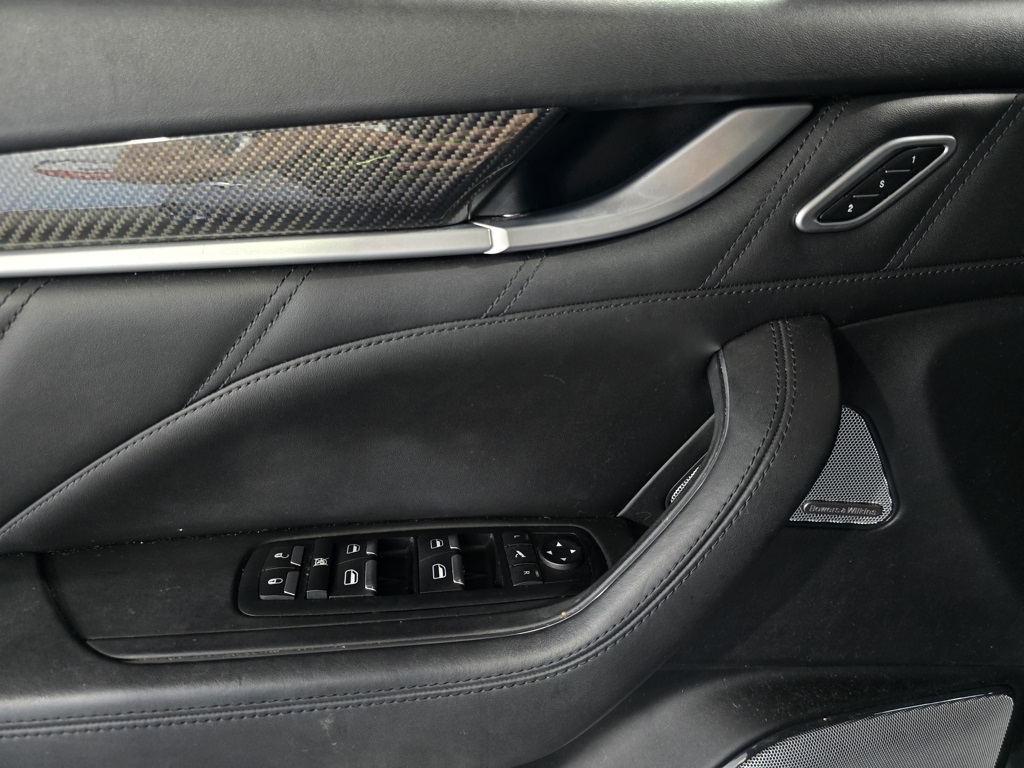 Thumbnail: 2021 Maserati Levante - 13