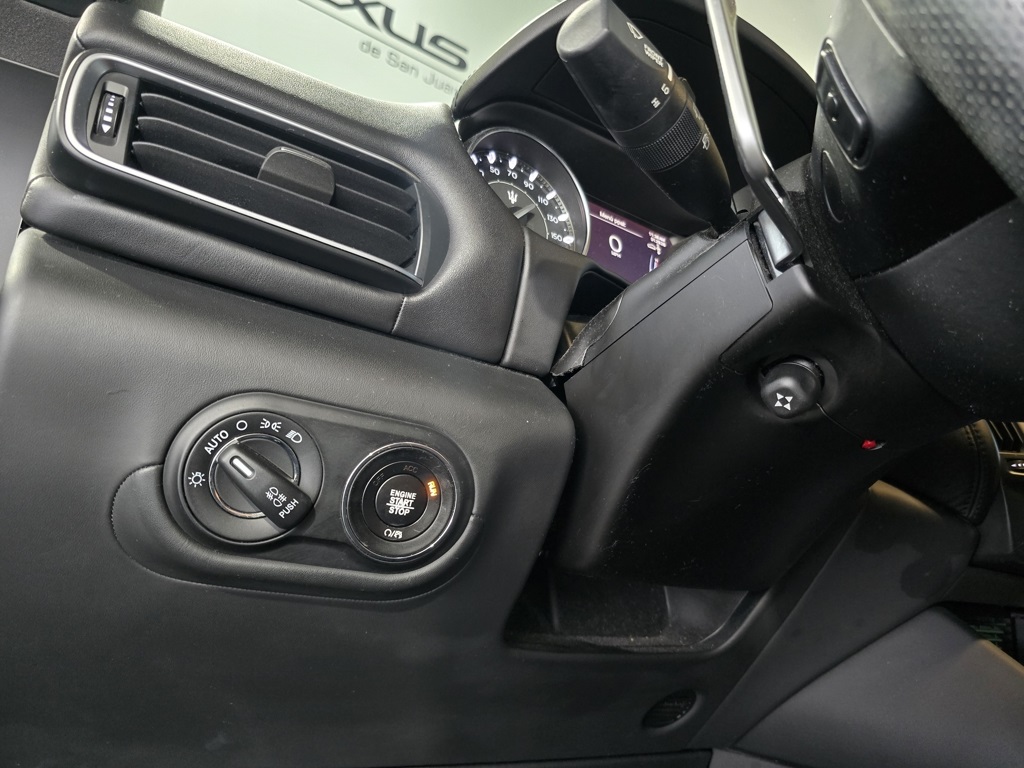 Thumbnail: 2021 Maserati Levante - 14