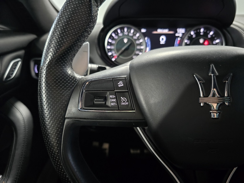 Thumbnail: 2021 Maserati Levante - 16