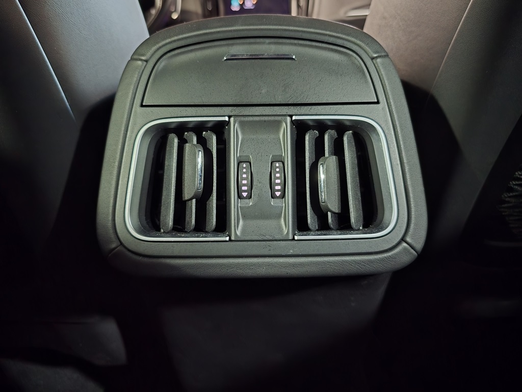 Thumbnail: 2021 Maserati Levante - 28